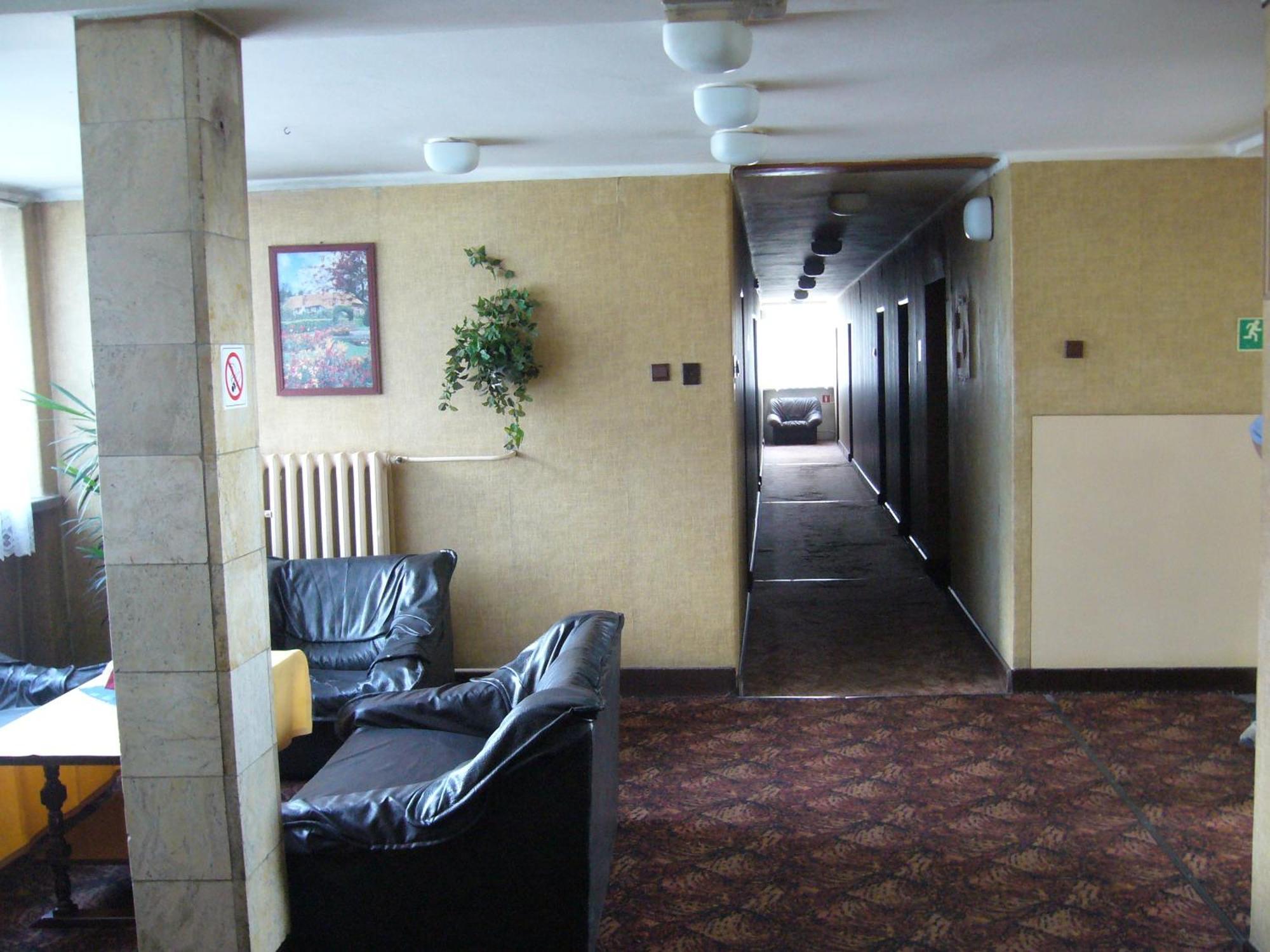 Karet Obiekt Hotelowy Skoczów Eksteriør bilde